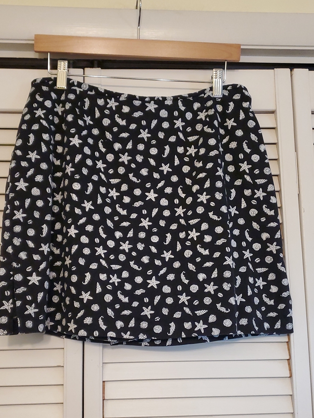 Briggs Casual Coastal Seashell Black and White Skort, Size 12